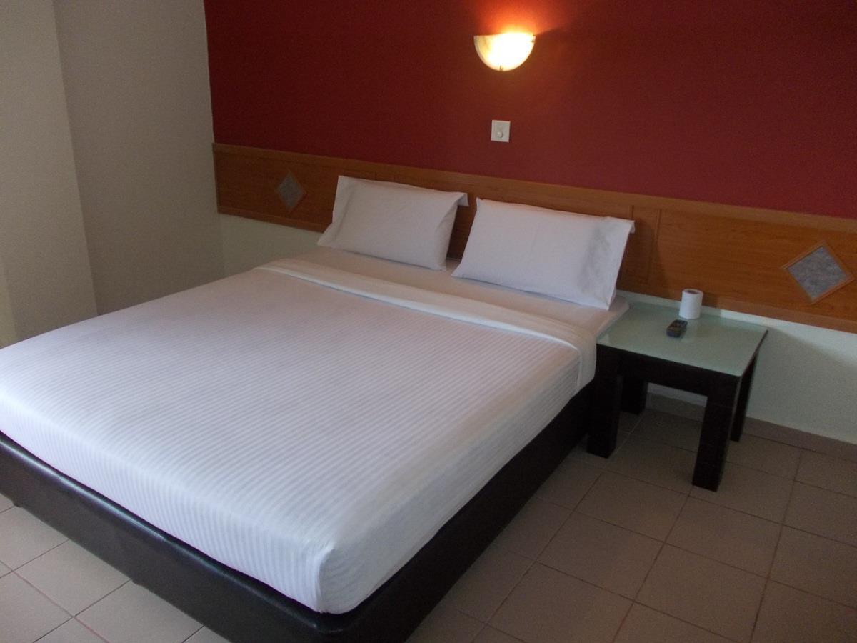 Lotus Hotel Johor Bahru Exterior photo